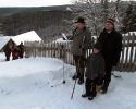 Christagsfreudenwanderung 2010 - 027 - Herr Pfarrer und Herr Buergermeister mit Rosegger Double, der Bub